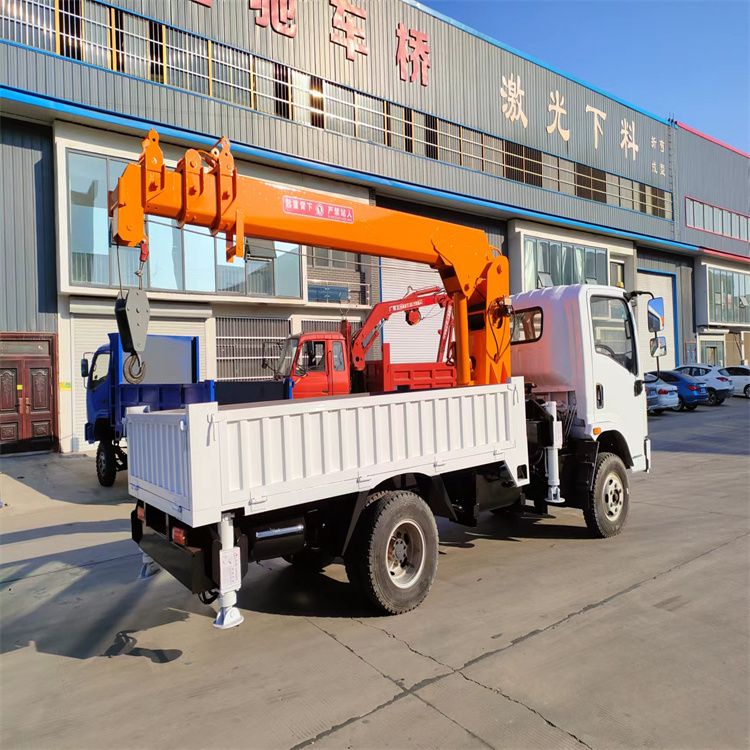 怀仁市三轮随车吊定制 农用改装机自备吊中瑞长期出售